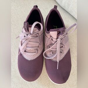 KURU Women's Pivot Lightweight Lace-Up Sneakers in Mauve. Size 9